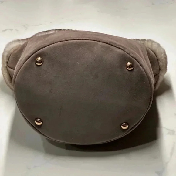 🧚🏻HOST PICK🧚🏻 Salvatore Ferragamo Suede Handbag Tote Fur Trimmed EUC - Picture 7 of 13